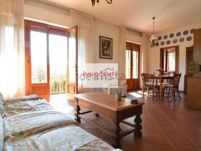 Villetta bifamiliare in vendita di 235 m² in Via del Castellaccio, 131