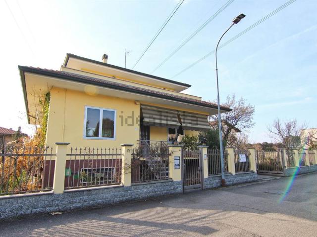 Villetta bifamiliare in vendita di 225 m² in Via Francesco Ferrucci, 3
