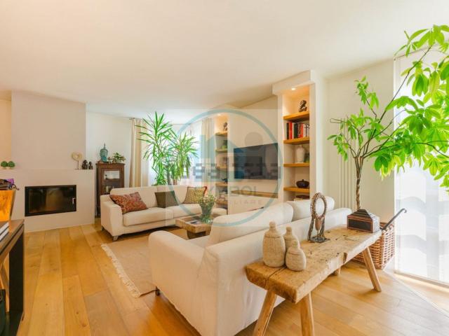 Villetta bifamiliare in vendita di 235 m² in Via Lucania