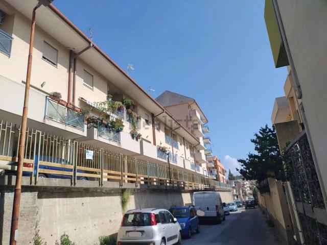 Villetta bifamiliare in vendita di 235 m² in Via Macchia