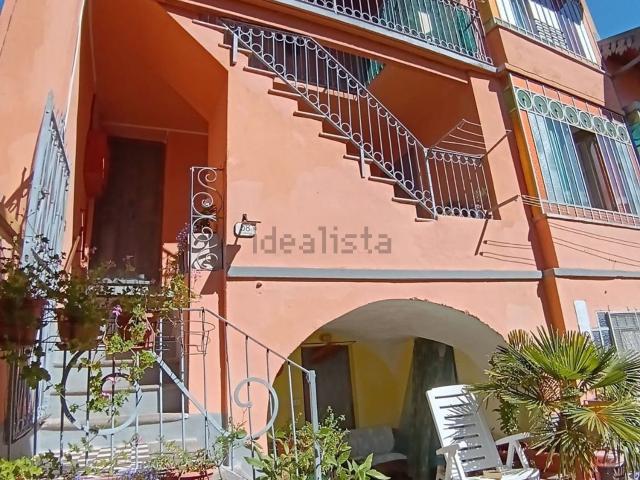 Villetta bifamiliare in vendita di 235 m² in Via Ospedale