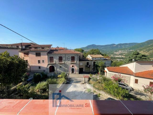 Villetta bifamiliare in vendita di 235 m² in Via Palazzo