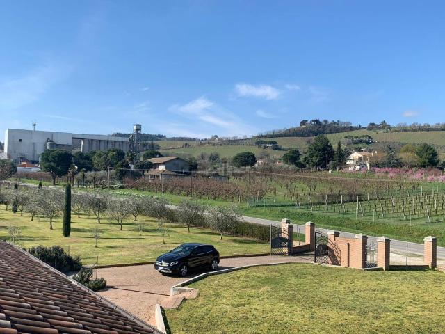 Villetta bifamiliare in vendita di 235 m²