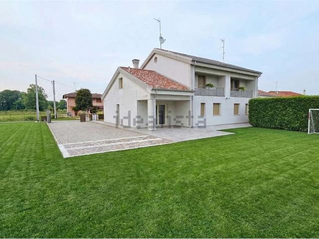 Villetta bifamiliare in vendita di 235 m²