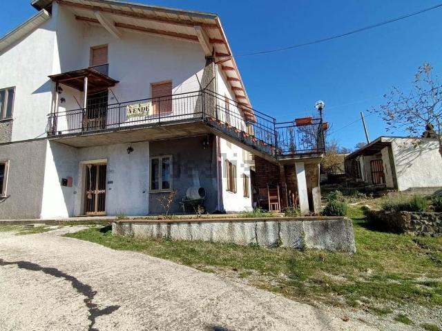 Villetta bifamiliare in vendita di 236 m² in Via nazionale sud, 123