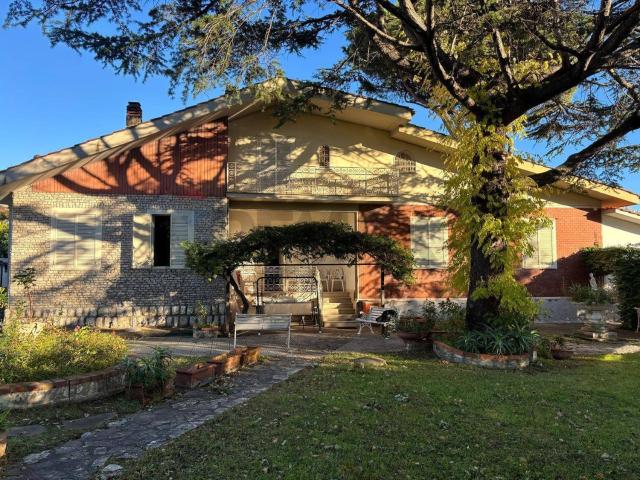 Villetta bifamiliare in vendita di 236 m²