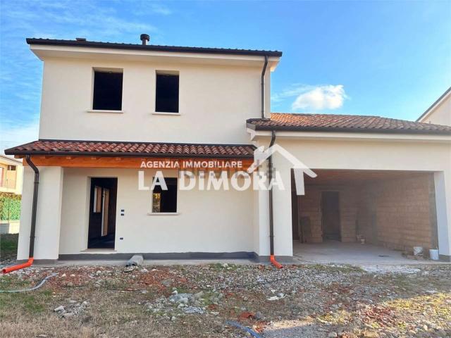 Villetta bifamiliare in vendita di 236 m²