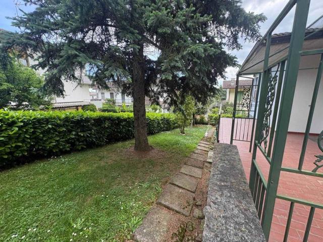 Villetta bifamiliare in vendita di 238 m²