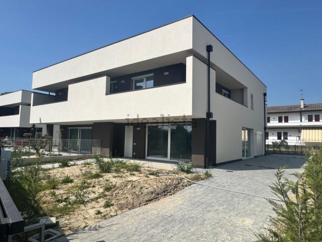 Villetta bifamiliare in vendita di 238 m²