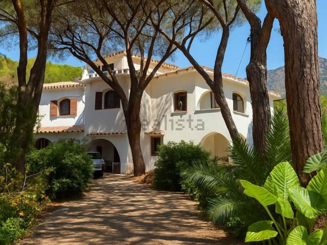 Villetta bifamiliare in vendita di 239 m² in Viale Tirreno