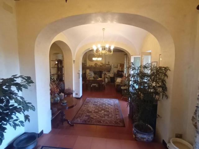 Villetta bifamiliare in vendita di 340 m² in Via di Sant&apos Alessio, 39