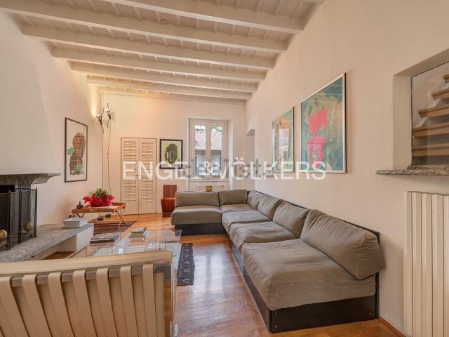 Villetta bifamiliare in vendita di 340 m²