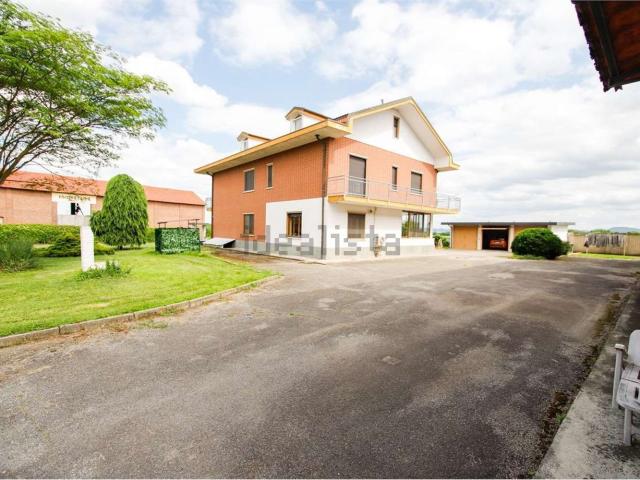 Villetta bifamiliare in vendita di 340 m²
