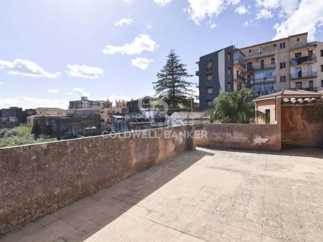 Villetta bifamiliare in vendita di 347 m² in Via Gangi, 60
