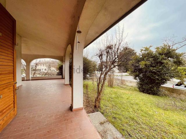 Villetta bifamiliare in vendita di 347 m² in Via Matilde Serao, 8