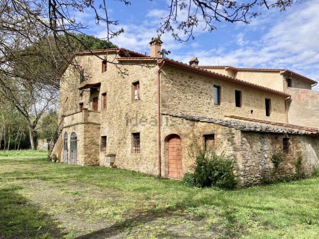 Villetta bifamiliare in vendita di 344 m² in Via Sisto Longa