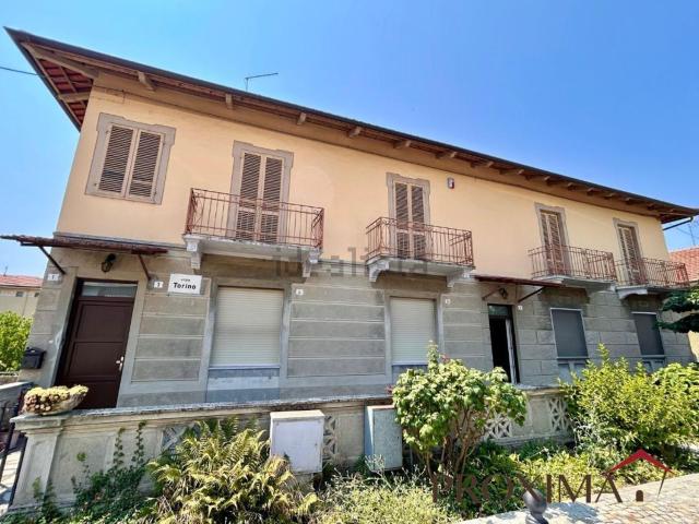 Villetta bifamiliare in vendita di 344 m² in Viale Torino, 1