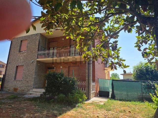 Villetta bifamiliare in vendita di 345 m²