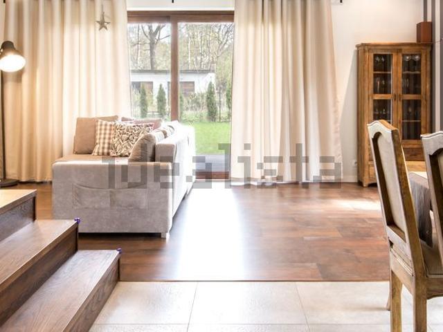 Villetta bifamiliare in vendita di 348 m² in Via Boccalini Traiano