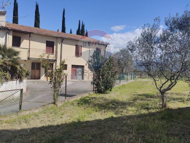 Villetta bifamiliare in vendita di 348 m² in Via Budino, 23