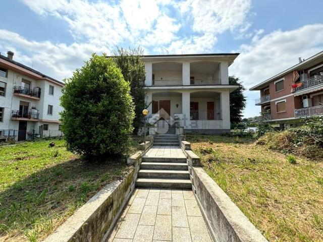 Villetta bifamiliare in vendita di 348 m² in Via Santa Maria Domenica Mazzarello, 67