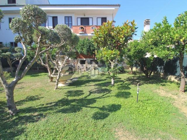 Villetta bifamiliare in vendita di 349 m² in Via Fonte San Flaviano, 11
