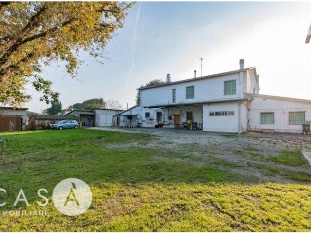 Villetta bifamiliare in vendita di 353 m² in Via Larga, 202
