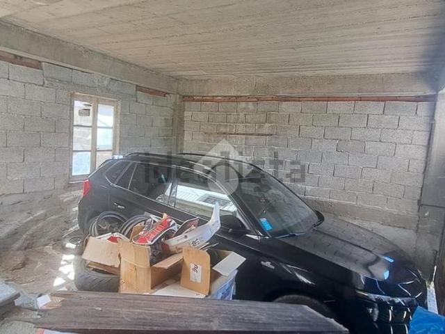 Villetta bifamiliare in vendita di 350 m² in Località Cretaz, 8