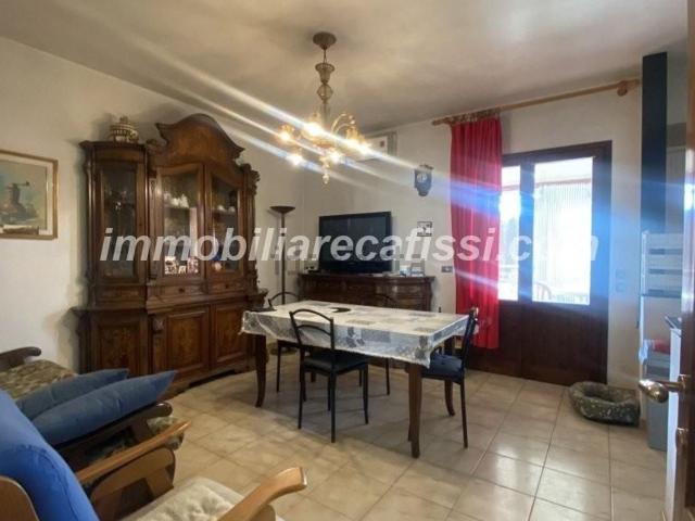 Villetta bifamiliare in vendita di 350 m² in Traversa di Carmignano, 23