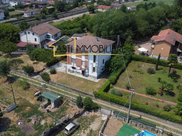 Villetta bifamiliare in vendita di 350 m² in Via della Guardia