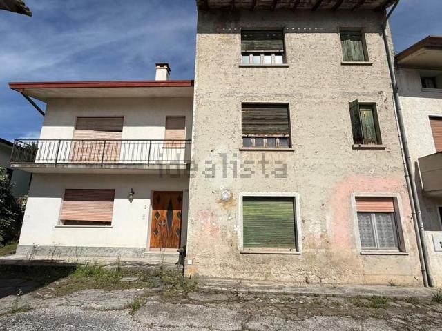 Villetta bifamiliare in vendita di 350 m² in Via Giuseppe Mazzini, 10