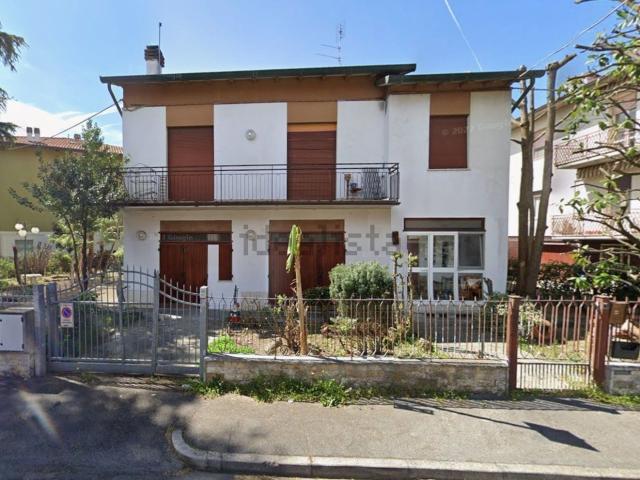 Villetta bifamiliare in vendita di 350 m² in Via Ifigenia Gervasi, 92