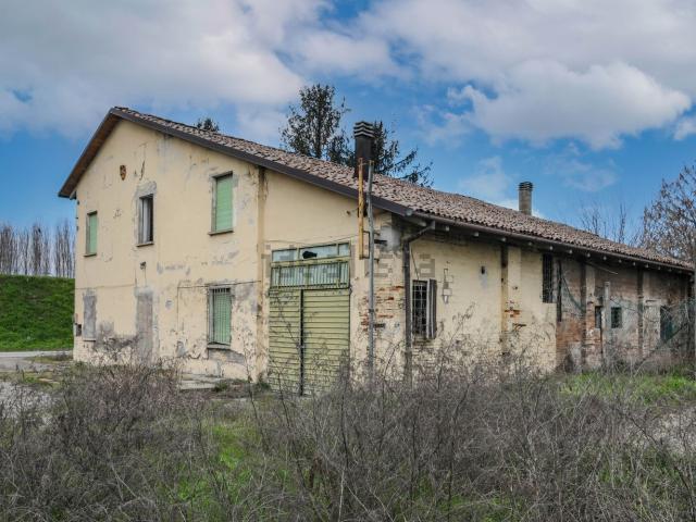 Villetta bifamiliare in vendita di 350 m² in Via Marco Emilio Lepido, 381