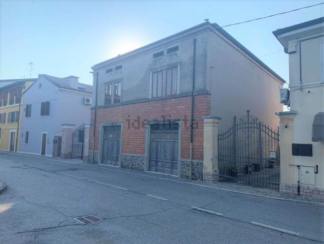 Villetta bifamiliare in vendita di 350 m²