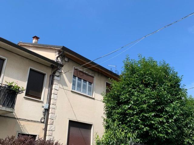 Villetta bifamiliare in vendita di 350 m²