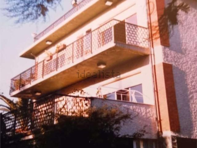 Villetta bifamiliare in vendita di 350 m²