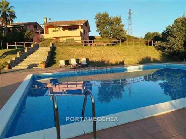 Villetta bifamiliare in vendita di 350 m²