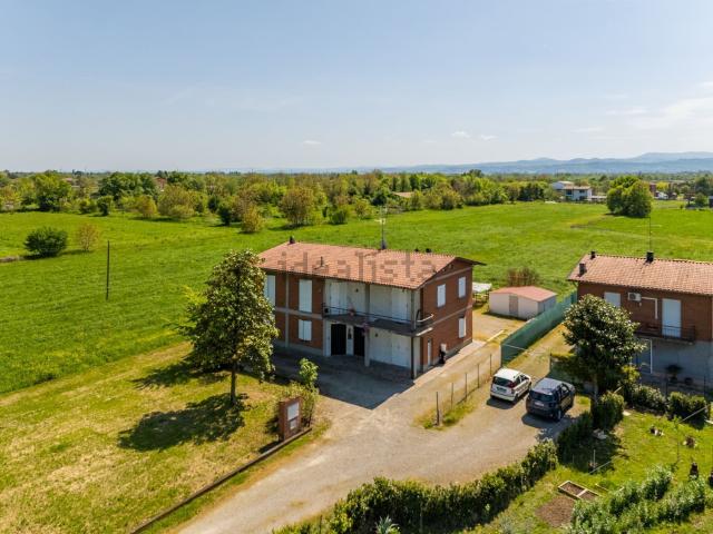 Villetta bifamiliare in vendita di 354 m² in Via Angelo Giubbolini, 27