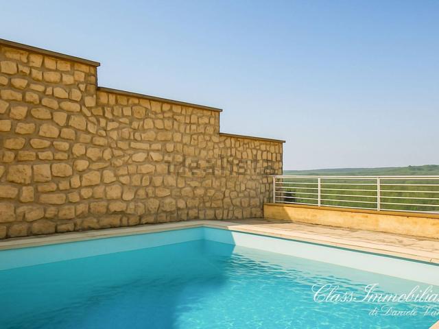 Villetta bifamiliare in vendita di 354 m² in Via Ca&apos  del Frate