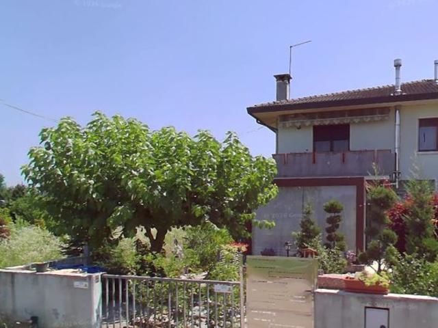 Villetta bifamiliare in vendita di 355 m² in Via Avenali, 17