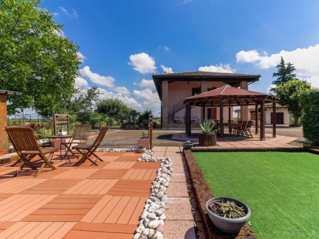 Villetta bifamiliare in vendita di 355 m² in Via Cerlacchia, 5