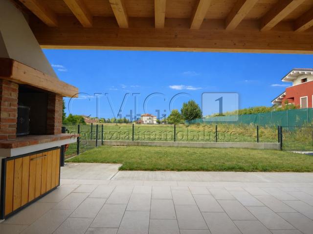 Villetta bifamiliare in vendita di 355 m² in Via Ponte, 56
