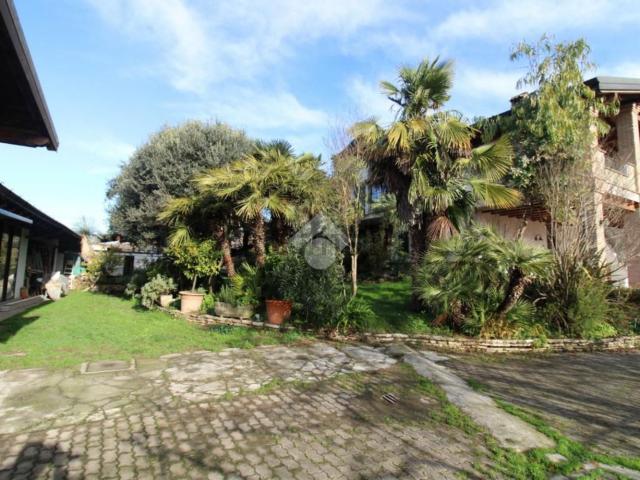 Villetta bifamiliare in vendita di 363 m²