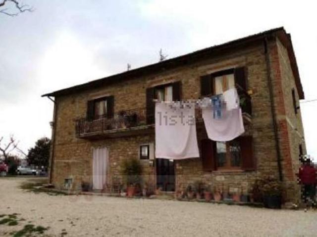 Villetta bifamiliare in vendita di 360 m² in Frazione toppole, 76