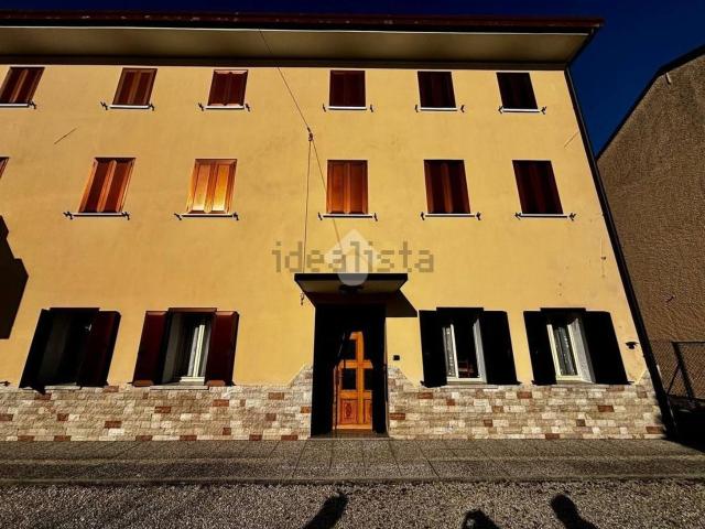 Villetta bifamiliare in vendita di 360 m² in Via Cao de Villa, 51