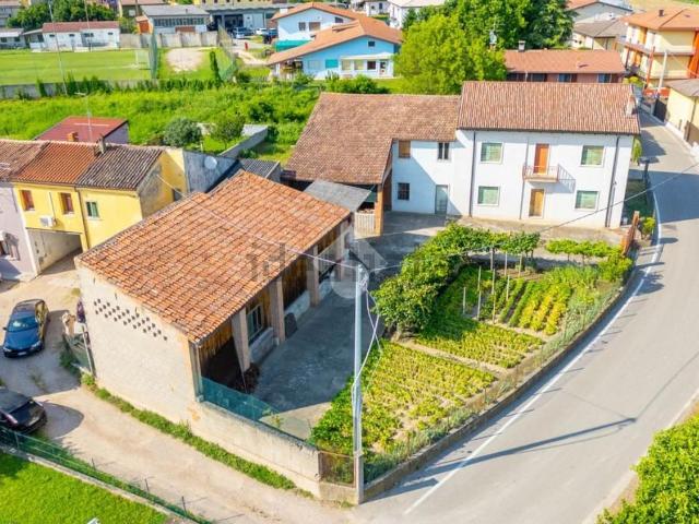 Villetta bifamiliare in vendita di 360 m² in Via Corso, 112