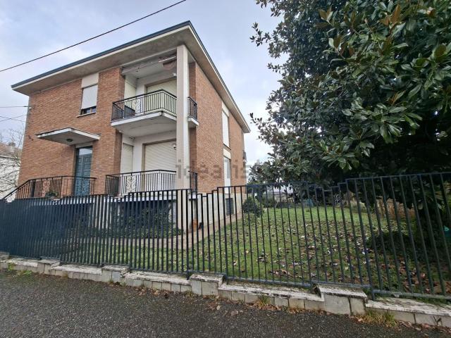 Villetta bifamiliare in vendita di 360 m² in Via del Ferraio, 63