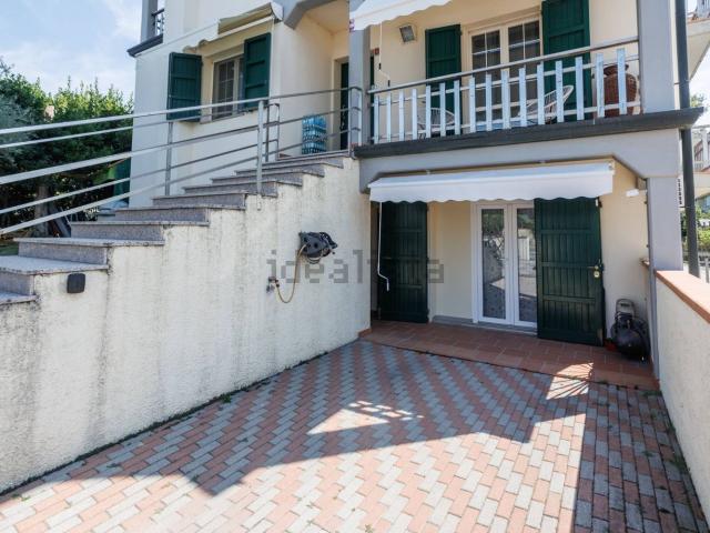 Villetta bifamiliare in vendita di 360 m² in Via Romea Nord, 210