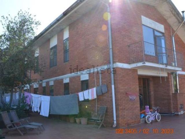 Villetta bifamiliare in vendita di 361 m² in Via Antonio Mereu, 73