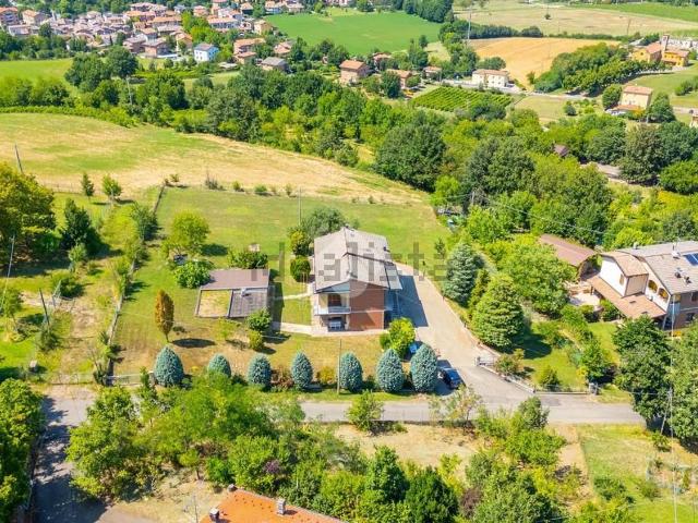 Villetta bifamiliare in vendita di 364 m² in Via Monte del Gesso, 6